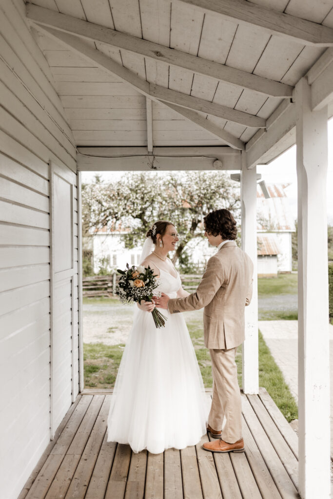 Bride and groom at Estate 248 wedding in Langley, British Columbia