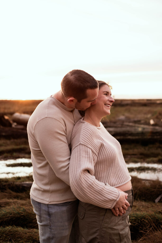 Richmond, BC golden hour maternity session