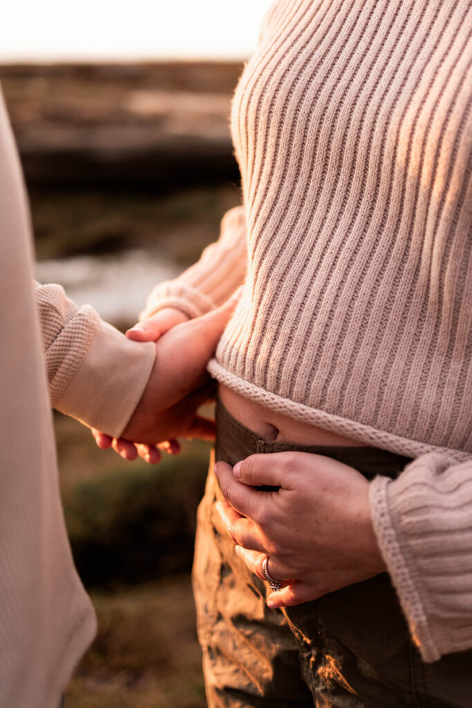 Richmond, BC golden hour maternity session