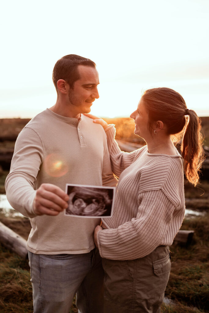 Richmond, BC golden hour maternity session