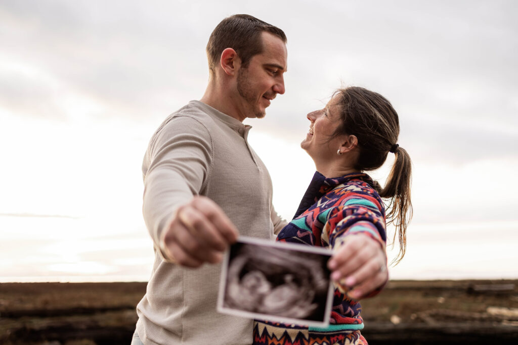 Richmond, BC golden hour maternity session