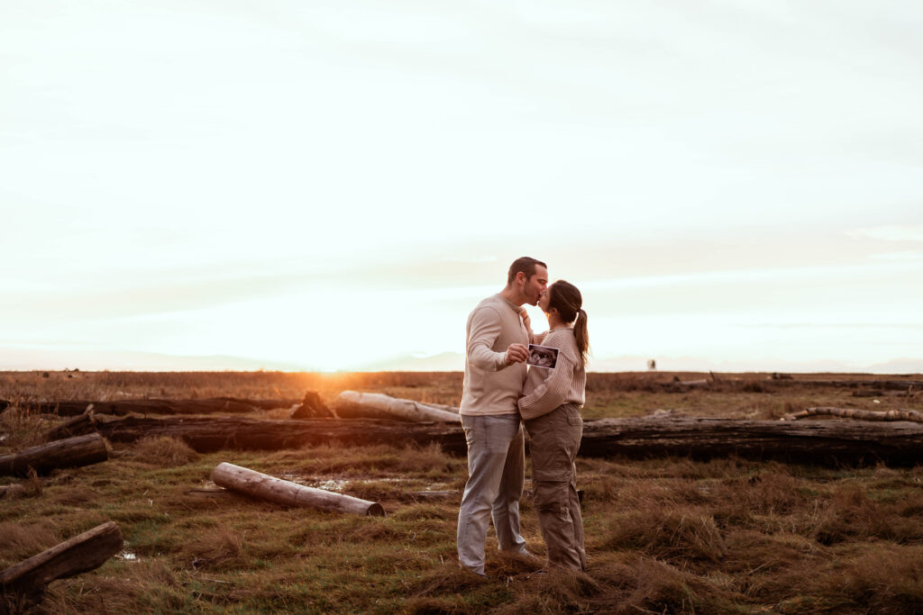 Richmond, BC golden hour maternity session