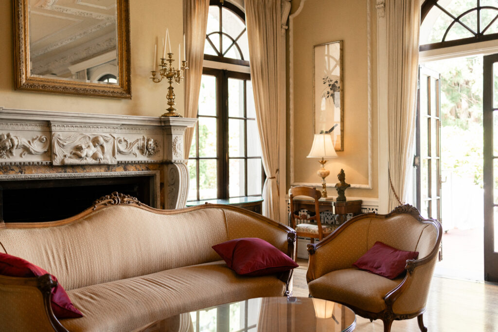 Hycroft Manor wedding venue McRae lounge